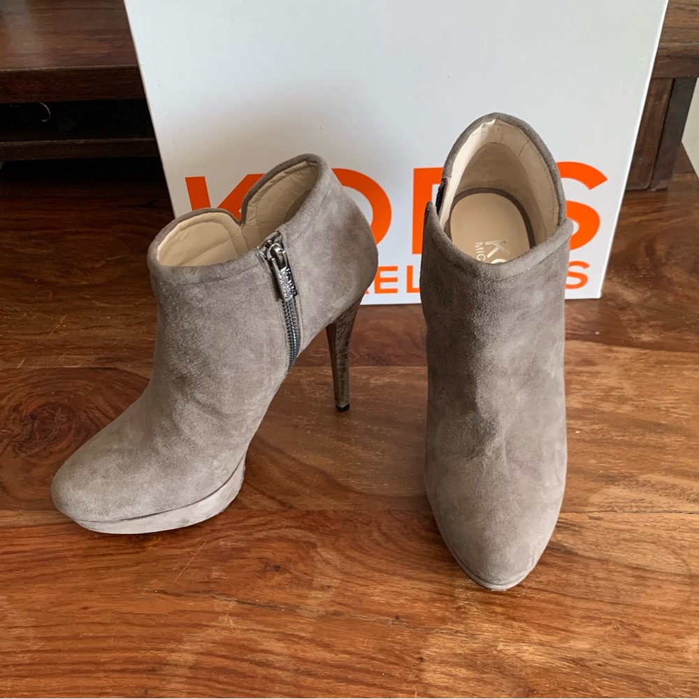 Michael Kors size 8 suede heeled boot